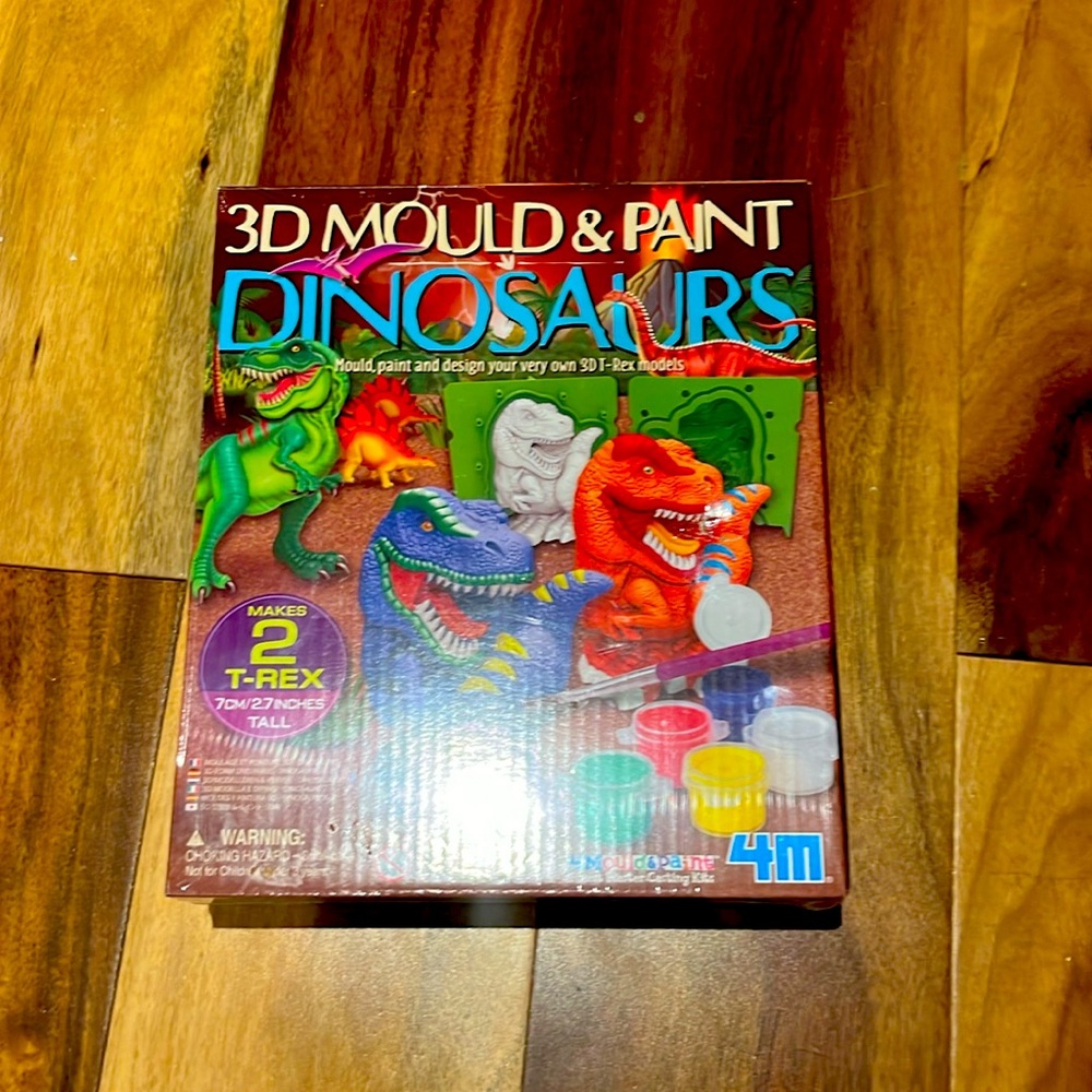 3D mould and paint dinosaurs!